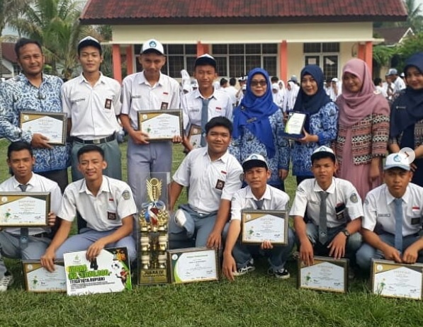 SMAN 1 LEUWISADENG BORONG RAIHAN JUARA