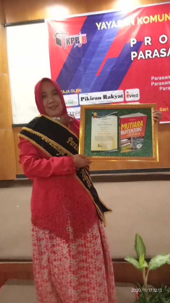 KEPSEK SMPN 1 CIBUNGBULANG, RAIH PENGHARGAAN LITERASI PROVINSI