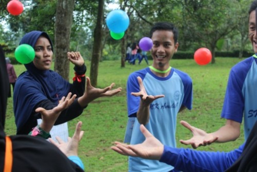 TUMBUHKAN KARAKTER SISWA, SMK AMALIAH GELAR LDK