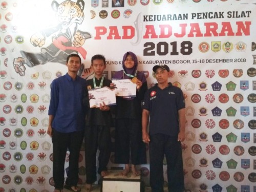 PESILAT DARI CIGOMBONG SABET JUARA