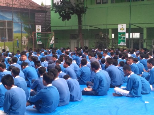 SMPN 2 CITEUREUP GALAKAN BOGOR NGAOS   