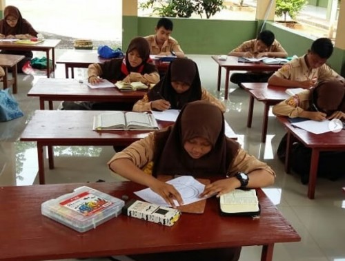 SMPN 3 CILEUNGSI PERINGATI ISRA MI’RAJ