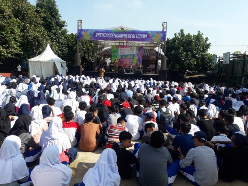 SMPN 1 CIAWI PERINGATI MILAD KE-51 DENGAN PENSI