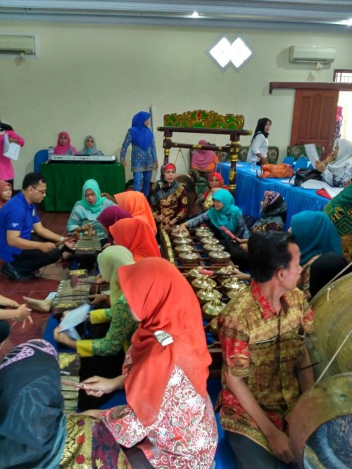 160 Guru SD Belajar Seni Sunda